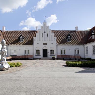 Rønnebæksholm gård